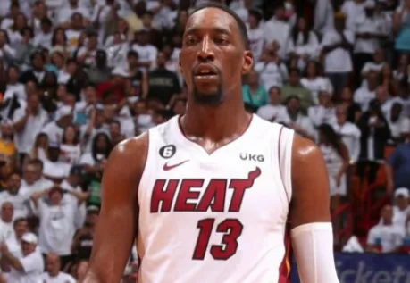 爱游戏入口-首节战罢热火33-24领先老鹰，阿德巴约13分、里萨谢5分